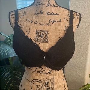 NWOT Smart & Sexy 38DD Bra. Excellent condition. Diamonds for sexy and style.